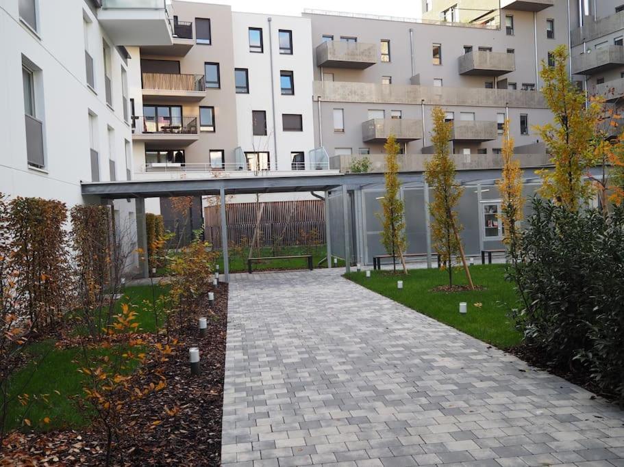 Cityheart Constellation Avec Parking Strasbourg Exterior photo